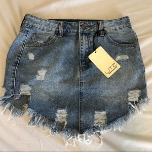 ✮ DISTRESSED DENIM MINI SKIRT ✮